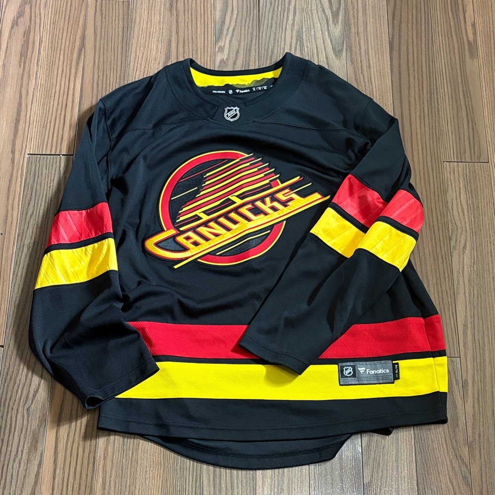 Fanatics Vancouver Canucks Black Red Yellow Retro Jersey